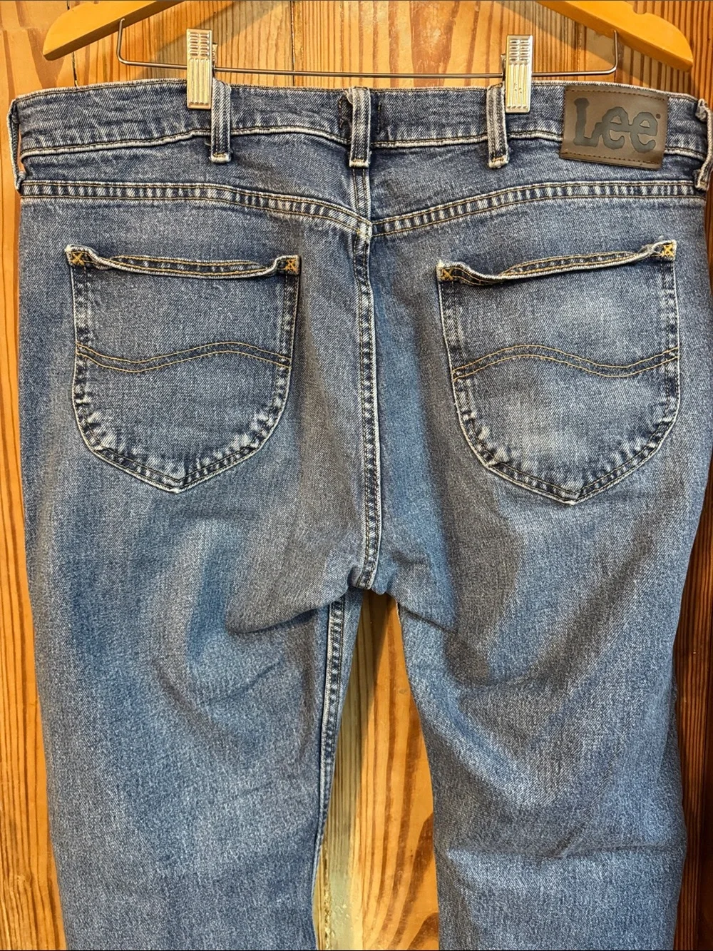Men’s Lee 38X36 slim fit Straight Jeans in Medium Blue Wash